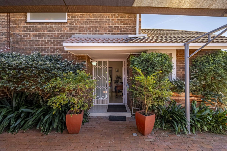 4 Bedroom Property for Sale in Summerstrand Eastern Cape